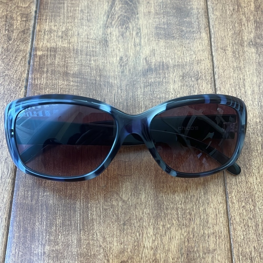 NWOT Chicos Sunglasses Women